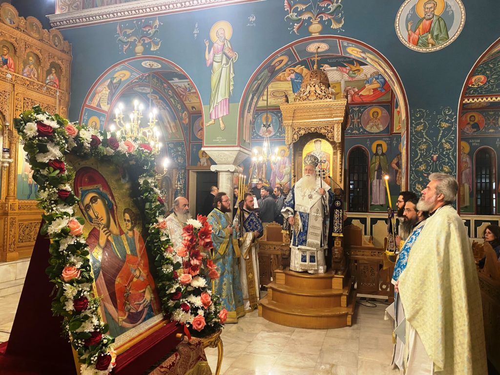 Πλήθος νέων στον Ακάθιστο Ύμνο και Αγρυπνία για τα κεκοιμημένα παιδιά στον Βόλο (ΒΙΝΤΕΟ)