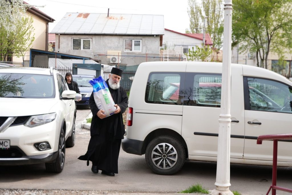 Daruri pentru nevoiaşii de la Adăpostul de noapte din Brăila