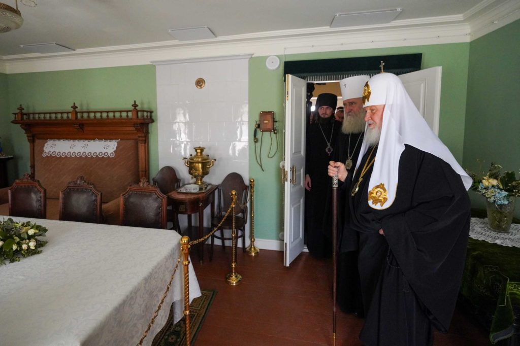 Святейший Патриарх Кирилл посетил мемориальный музей святителя Тихона в Донском монастыре
