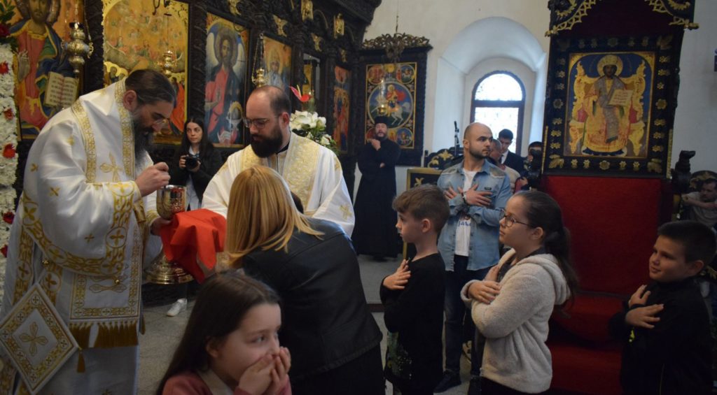 Митрополит Арсеније богослужио у Пироту и Лесковцу