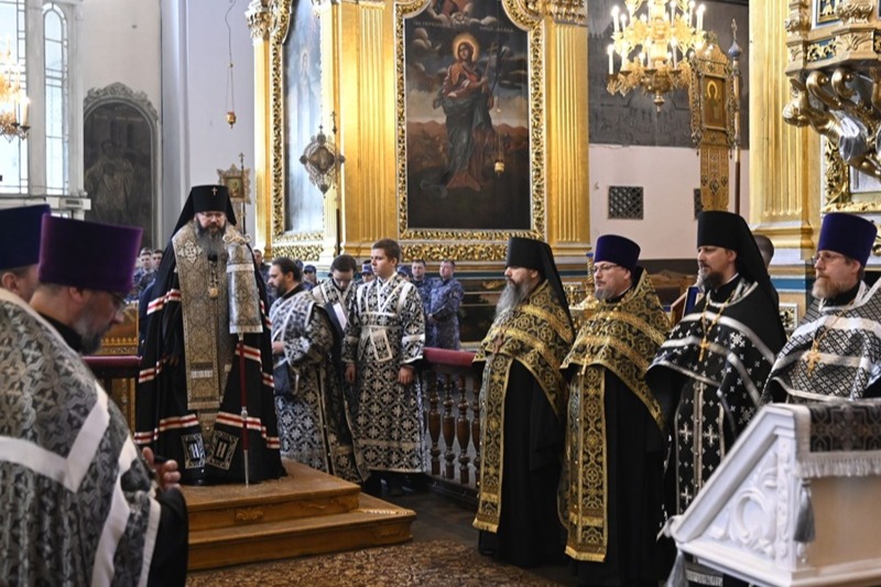 В Смоленске прошел завершающий этап духовной акции «Великопостное молитвенное стояние за воинов Росгвардии»