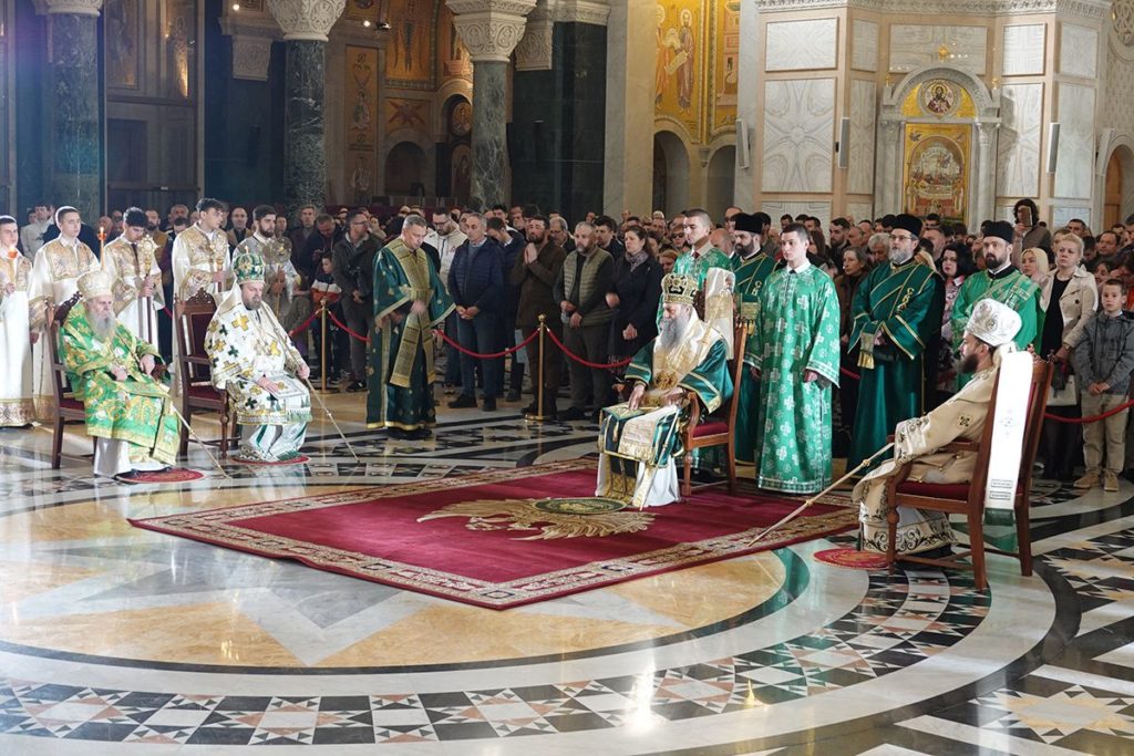 Патријарх Порфирије: Благословени смо, јер долази Онај који разрешава тајну живота и тајну смрти