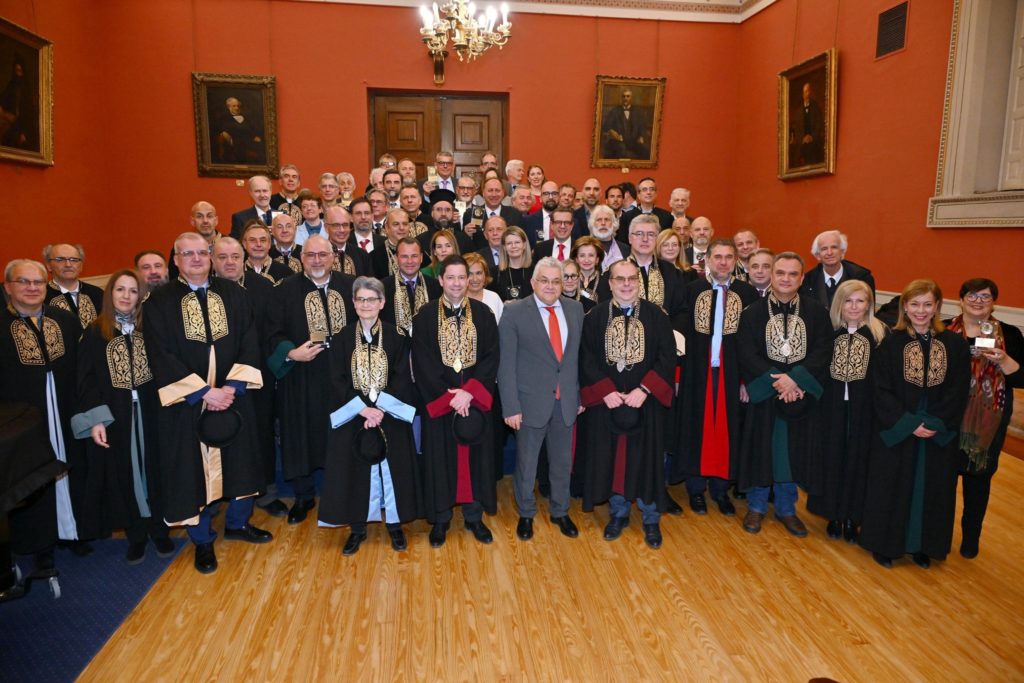 ΕΚΠΑ: Τρεις Καθηγητές της Θεολογικής Σχολής βραβεύτηκαν για την προσφορά τους