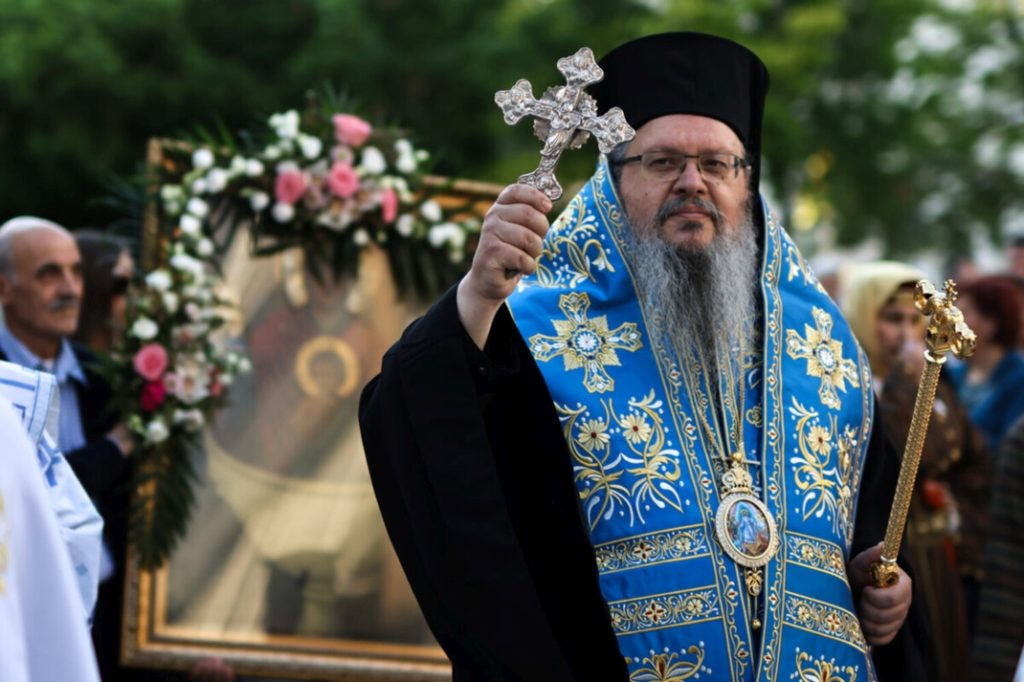 Λιτάνευση της θαυματουργού εικόνας της Ζωοδόχου Πηγής στη Λάρισα