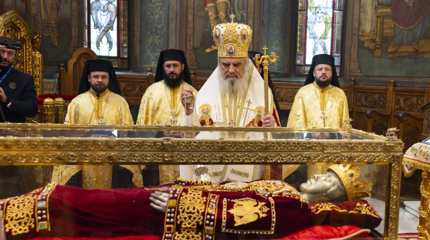 Για πρώτη φορά το λείψανο της Αγίας Ελένης στο Βουκουρέστι (ΦΩΤΟ)