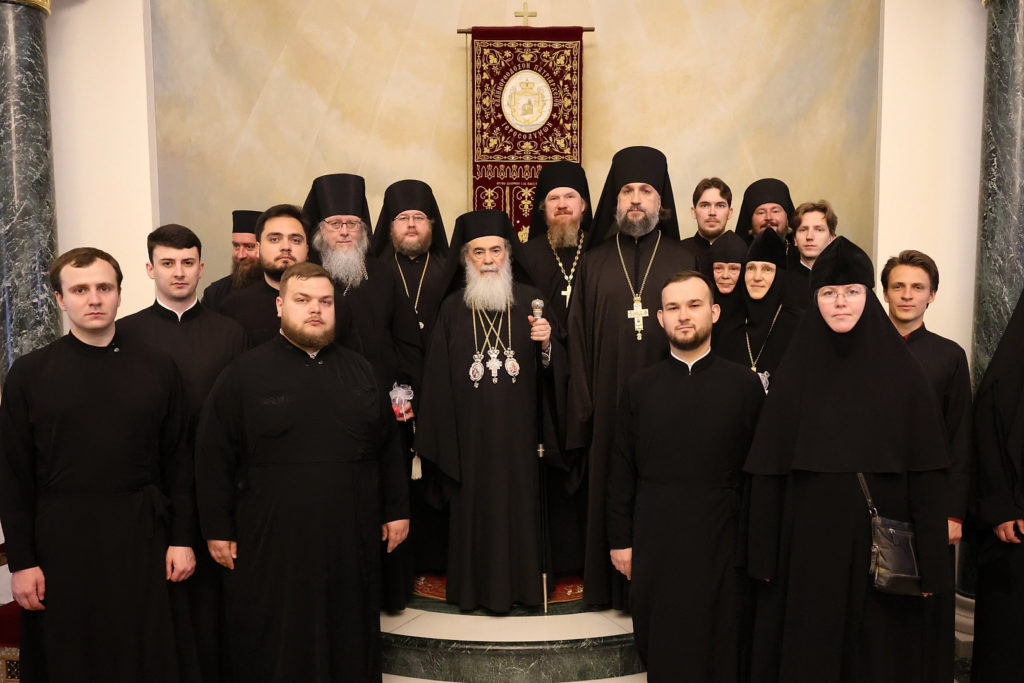 Представители Русской духовной миссии поздравили Блаженнейшего Патриарха Иерусалимского Феофила с Пасхой