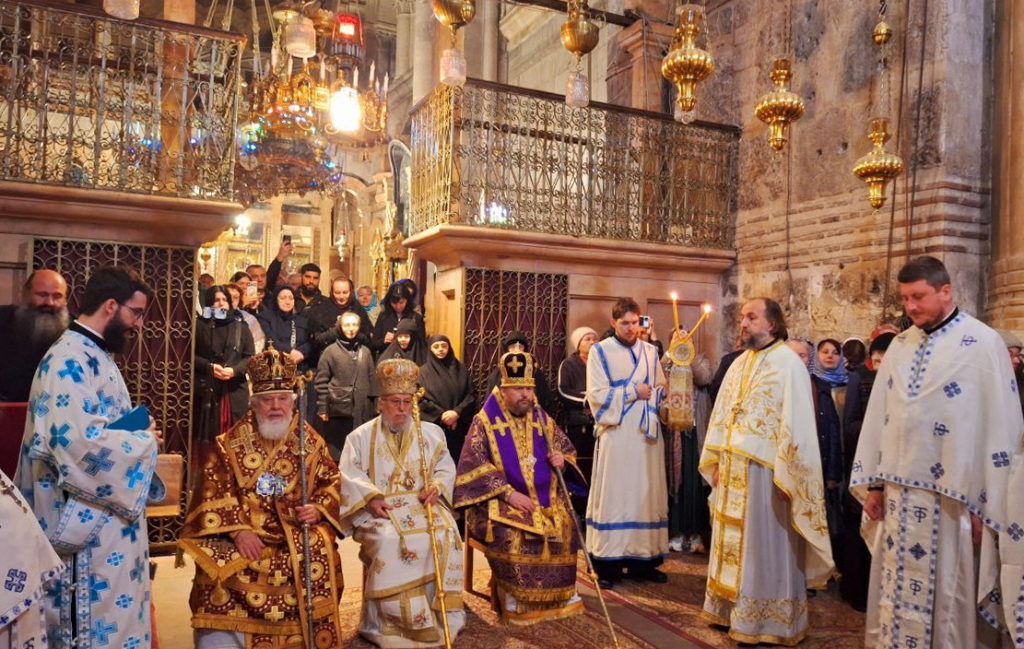 Митрополит Самарский и Новокуйбышевский Сергий принял участие в воскресной Литургии на Гробе Господнем