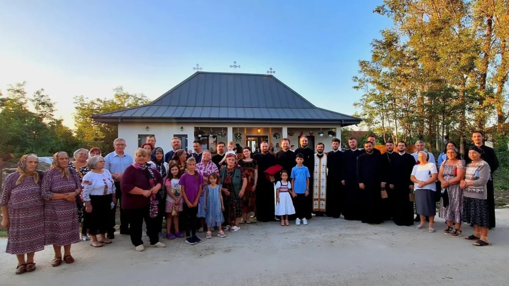 Sub ocrotirea Sf. Teodora de la Sihla: O parohie de numai 60 de familii a construit o casă pentru activitățile cu tinerii