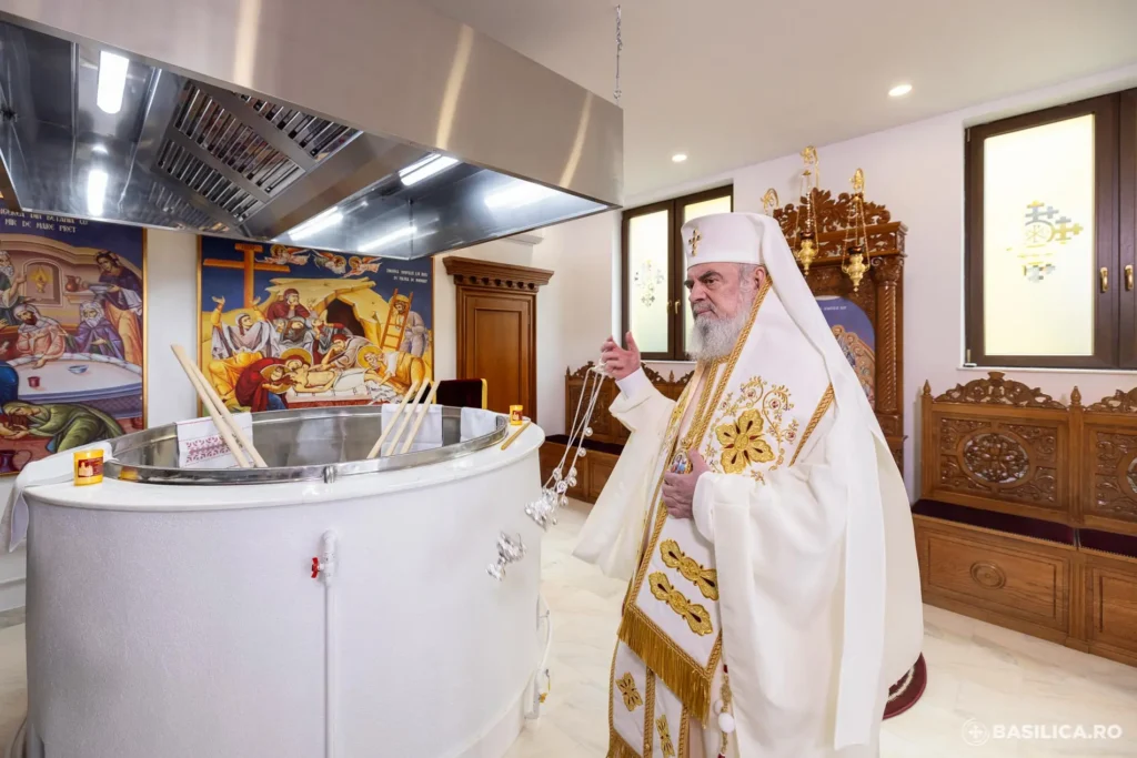 A început prepararea Marelui Mir: Arată prețuirea Bisericii pentru Hristos cel jertfelnic, spune Patriarhul Daniel