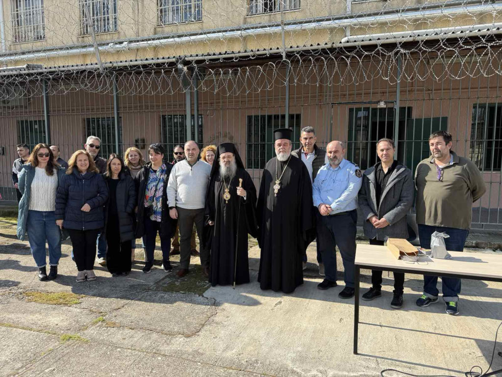 Ο Μητροπολίτης Πατρών στα Ιδρύματα της πόλης