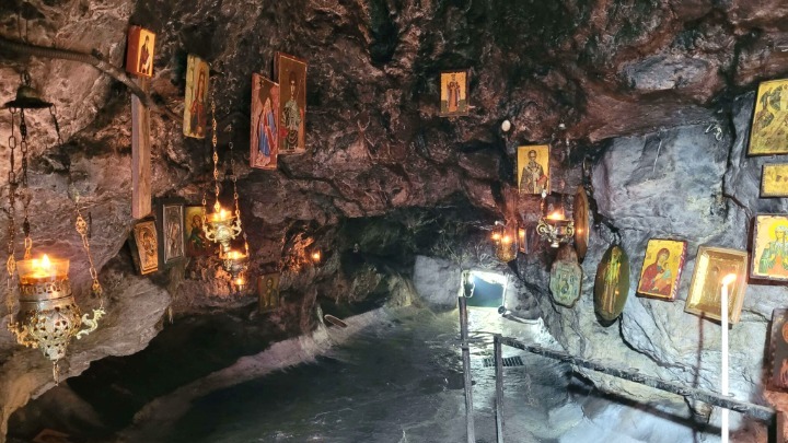 Καλλίφυτος Δράμας: Εκεί που το αγίασμα αναβλύζει μέσα σε μια σπηλιά