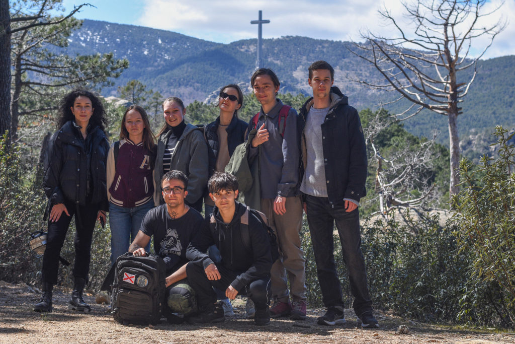 Участники молодёжного клуба при кафедральном соборе в Мадриде совершили пеший поход к Поклонному кресту в Долине Павших