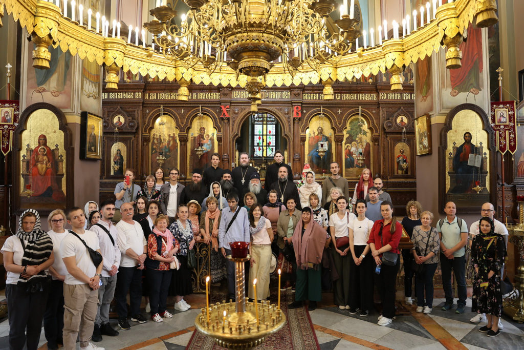 Болгарские паломники посетили Русскую духовную миссию в Иерусалиме