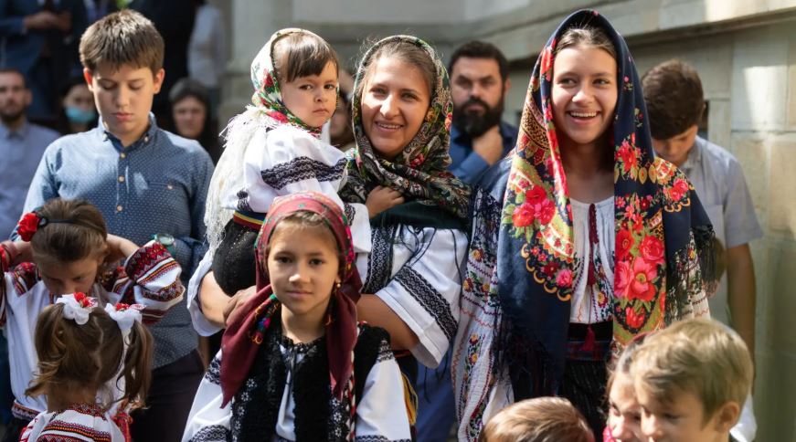 Patriarhul Daniel: Duminica Mironosițelor le cheamă pe toate femeile să devină „ucenițele Domnului”