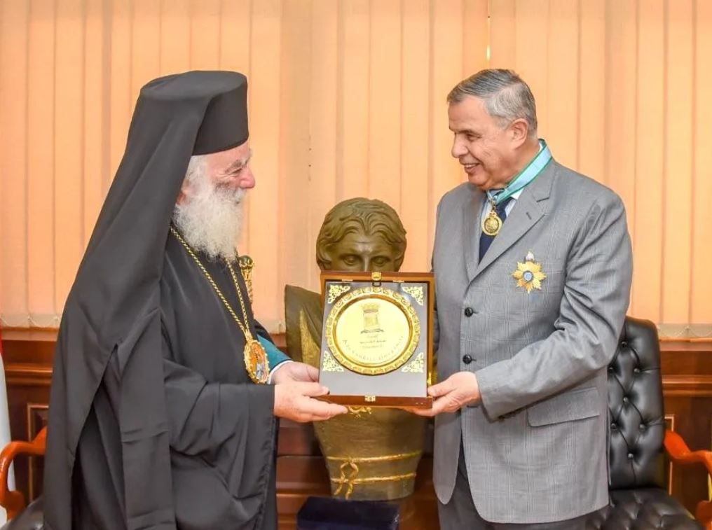 البابا ثيودروس يزور محافظ الإسكندرية