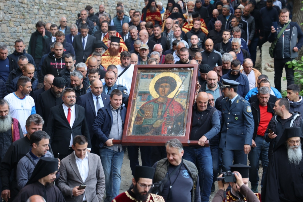 Με λαμπρότητα πανηγύρισε η Ι.Μ. Ζωγράφου τον Άγιο Γεώργιο