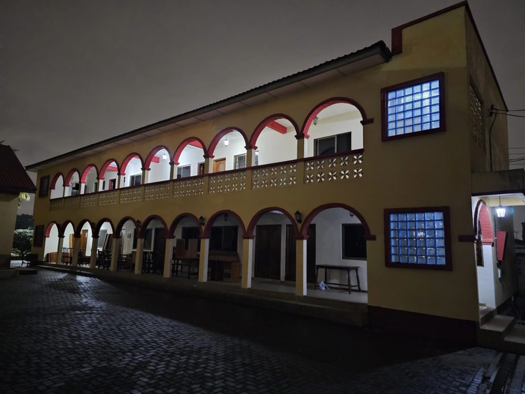 Εργασίες ολικής ανακαίνισης στο κεντρικό κτήριο Διοίκησης της Ιεράς Μητροπόλεως Άκκρας