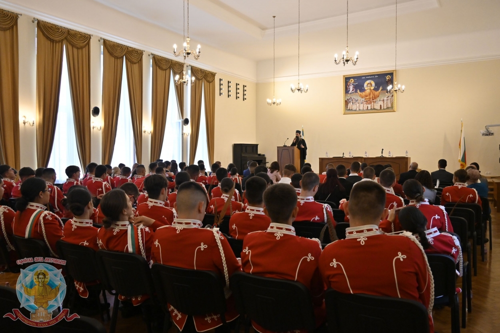 „Младежки гвардейски отряди“ посетиха Софийската света митрополия