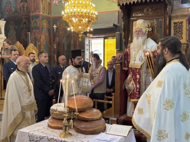 Εορτή Αγίων Κωνσταντίνου και Ελένης στη Μητρόπολη Θηβών
