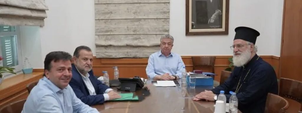 Συνάντηση Μητροπολίτη Ανδρέα με τον Περιφερειάρχη Σταύρο Αρναουτάκη για τον Καθεδρικό Ναό Αρκαλοχωρίου