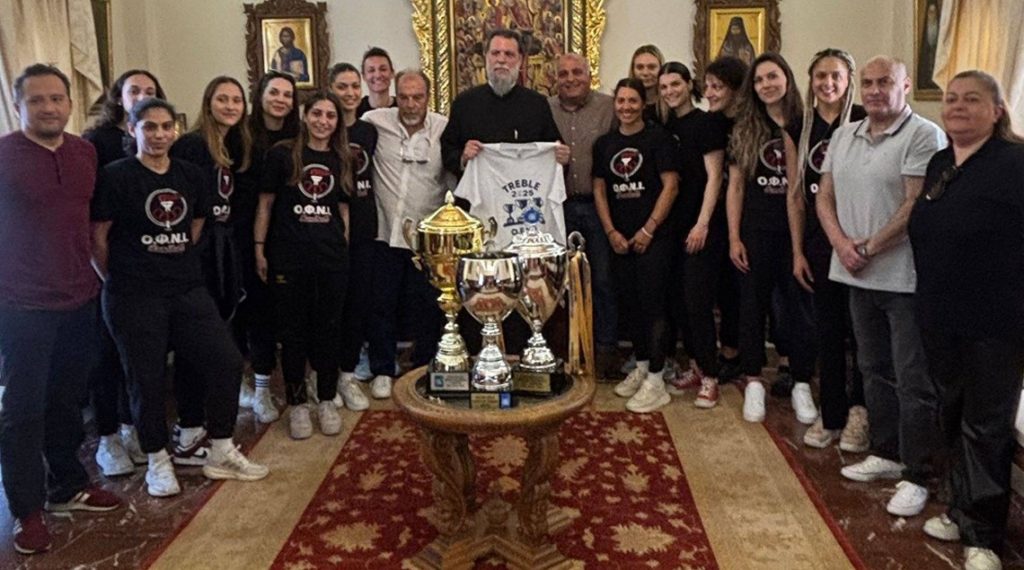 Οι Πρωταθλήτριες Ελλάδος του ΟΦΝ Ιωνίας στον Μητροπολίτη κ. Γαβριήλ