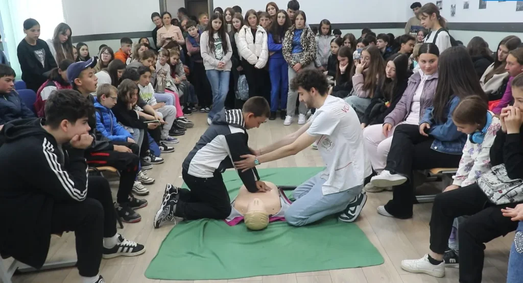 Voluntarii Catedralei Naționale au ajuns în Bacău: Campania de prevenție și educație trebuie extinsă