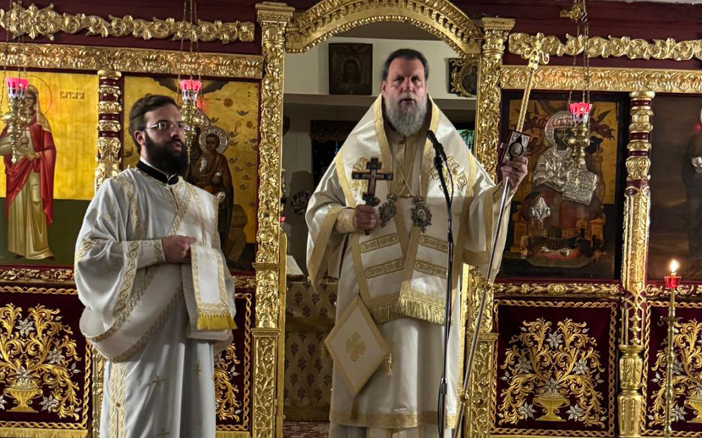 Ο Μητροπολίτης Νέας Ιωνίας στο παρεκκλήσι της Αγίας Βαρβάρας στην Καλογραίζα