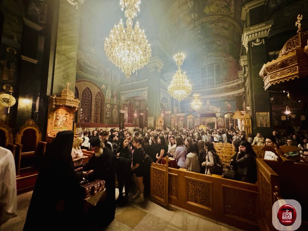 Βραδινή Θεία Λειτουργία για τις Πανελλήνιες Εξετάσεις