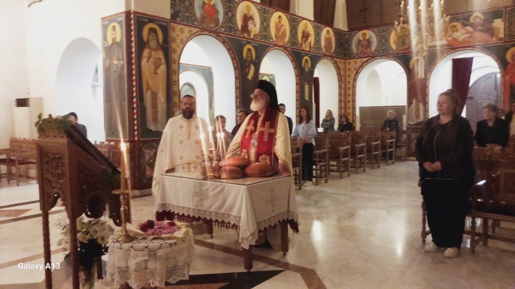 Νυκτερινή Θεία Λειτουργία στον Ιερό Μητροπολιτικό Ναό Αρκαλοχωρίου