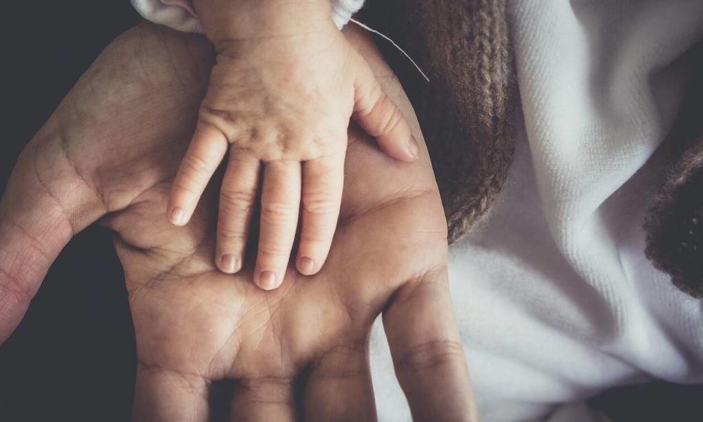 Μάνα είναι μόνο μία – Του Μυργιώτη Παναγιώτη