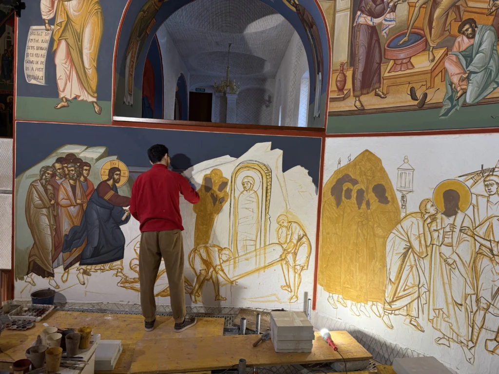 Lucrările de pictură continuă la Catedrala Episcopală din Madrid