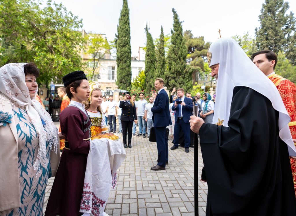Святейший Патриарх Кирилл совершил Божественную литургию в кафедральном соборе святых Жен-мироносиц в Баку