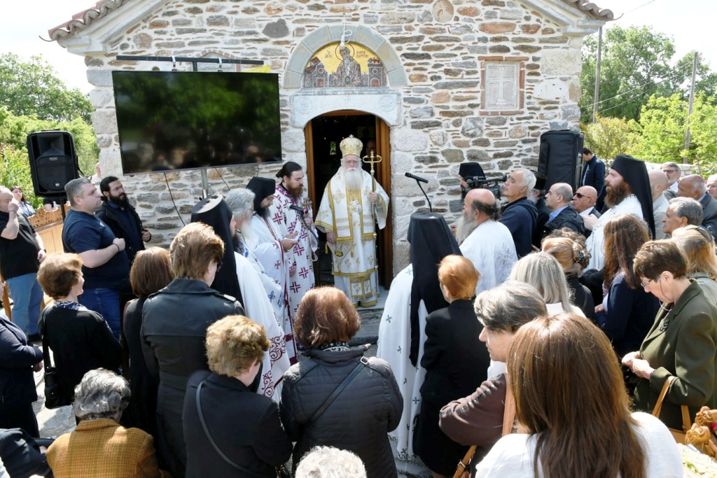 Εγκαίνια Κοιμητηριακού Παρεκκλησίου στην Αγιά από τον Μητροπολίτη Δημητριάδος Ιγνάτιο