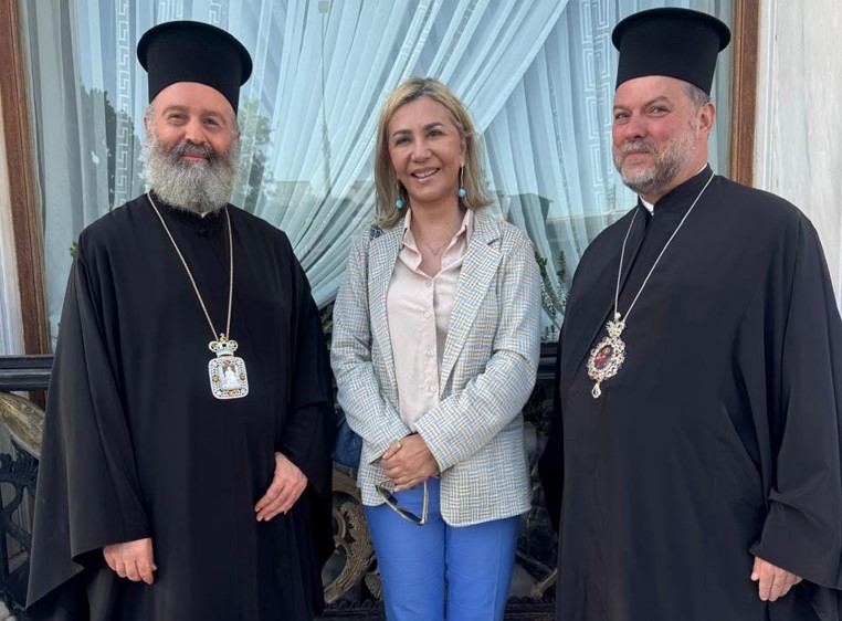 Η τέως Υφυπουργός Παιδείας Ζέττα Μακρή συνεχάρη τον Αρχιεπίσκοπο Αυστραλίας