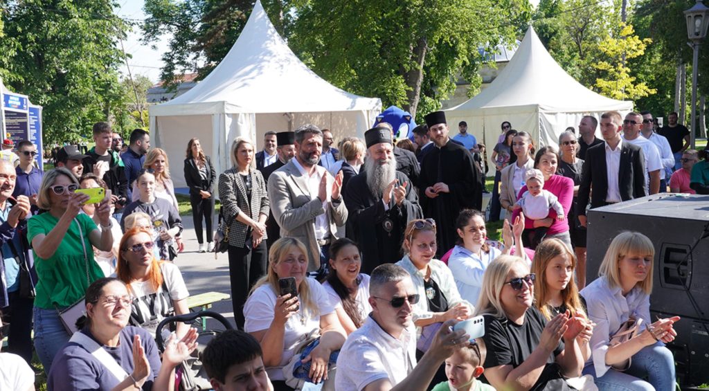 Патријарх Порфирије: Породица није дата једном за свагда, већ се гради и негује сваки дан