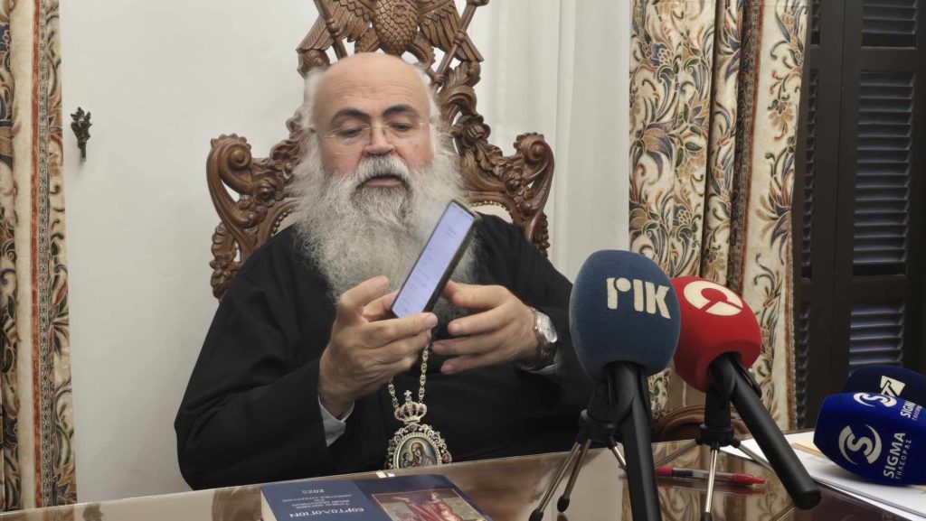 Στην Πάφο ο Αρχιεπίσκοπος Γεώργιος – Δήλωσε ότι περιμένει ξεκάθαρη αποκήρυξη αποτειχιστών από Τυχικό