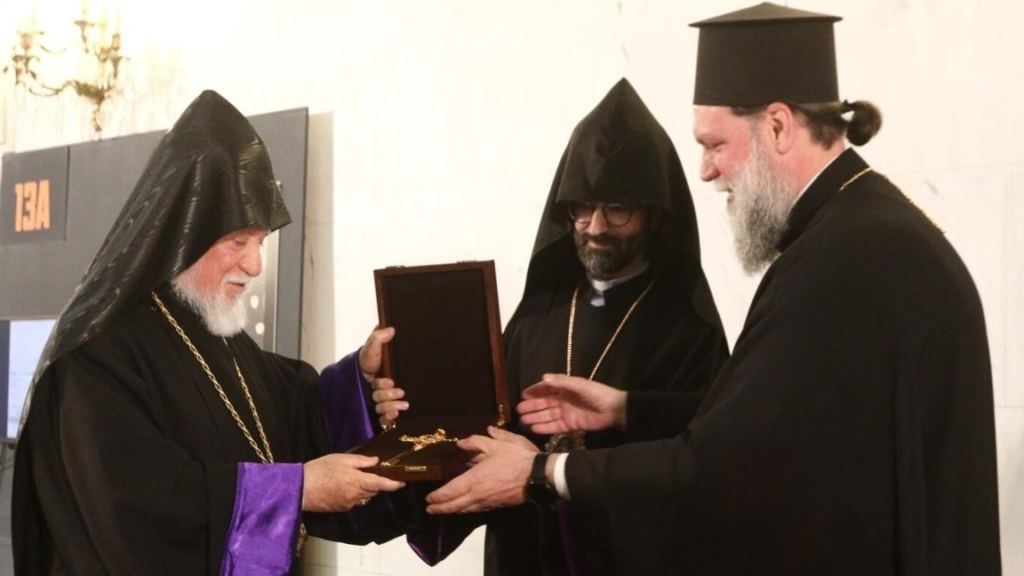 Ο Νέας Ιωνίας Γαβριήλ στην παρουσίαση του βιβλίου «Η Αρμενική Εκκλησία» του Καθολικού Αράμ Α’