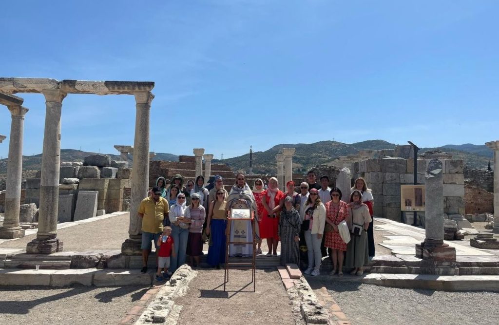 В Турции совершено богослужение на месте погребения святого апостола и евангелиста Иоанна Богослова