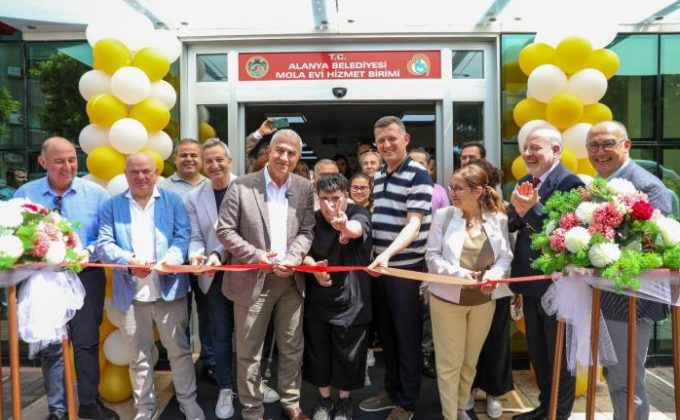 Мэр турецкого города Аланья поблагодарил приходы Русской Церкви за вклад в социальное служение