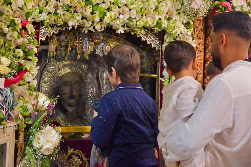 Πανηγυρίζει ο Ιερός Ναός Παμμεγίστων Ταξιαρχών Μανταμάδου – Πιστοί από όλο τον κόσμο καταφθάνουν στη Λέσβο (ΦΩΤΟ & ΒΙΝΤΕΟ)