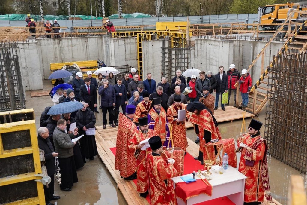 В Санкт-Петербурге заложен храм Воскресения Христова у Пискаревского мемориального кладбища