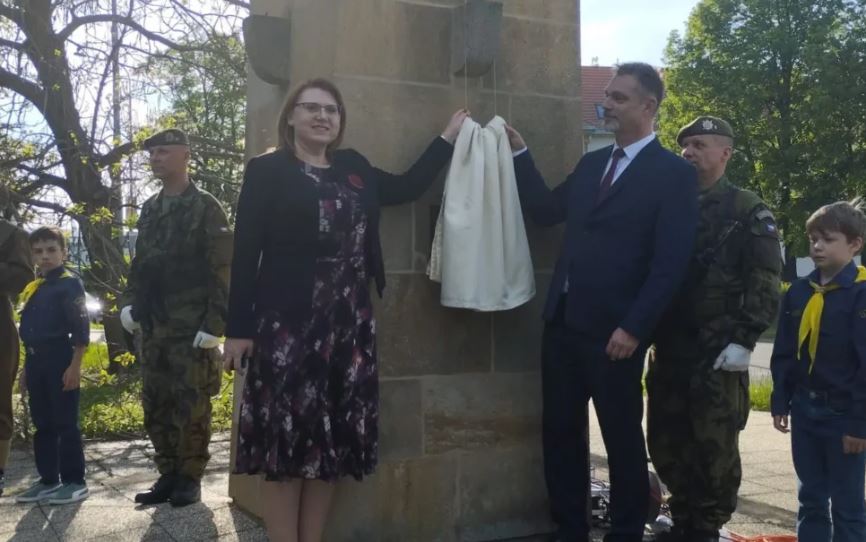 Cehia: O placă comemorativă dezvelită la Vyškov, menționează rolul Armatei Române în eliberarea regiunii