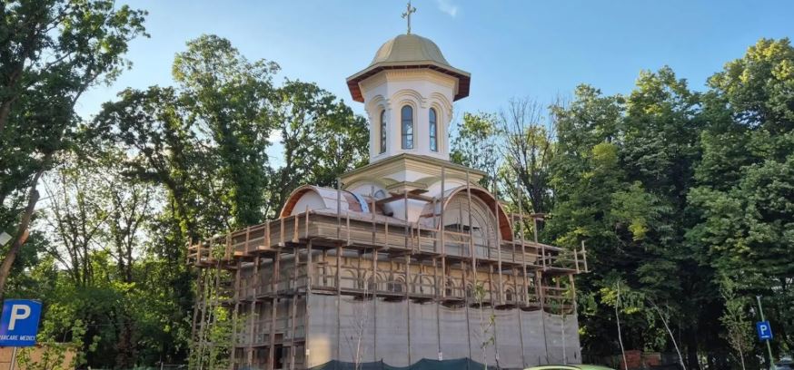 Biserica Institutului Oncologic București, la stadiul de instalații, finisaje și amenajări: Mai este nevoie de sprijin