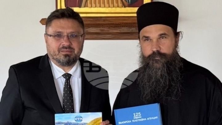 Δωρεά αρχείου ειδήσεων και φωτογραφιών στη Μονή Ζωγράφου Αγίου Όρους