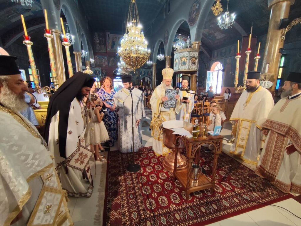 Η Κυριακή των Αγίων Πάντων στην Καρδίτσα: Βάπτιση τέλεσε ο Μητροπολίτης Θεσσαλιώτιδος