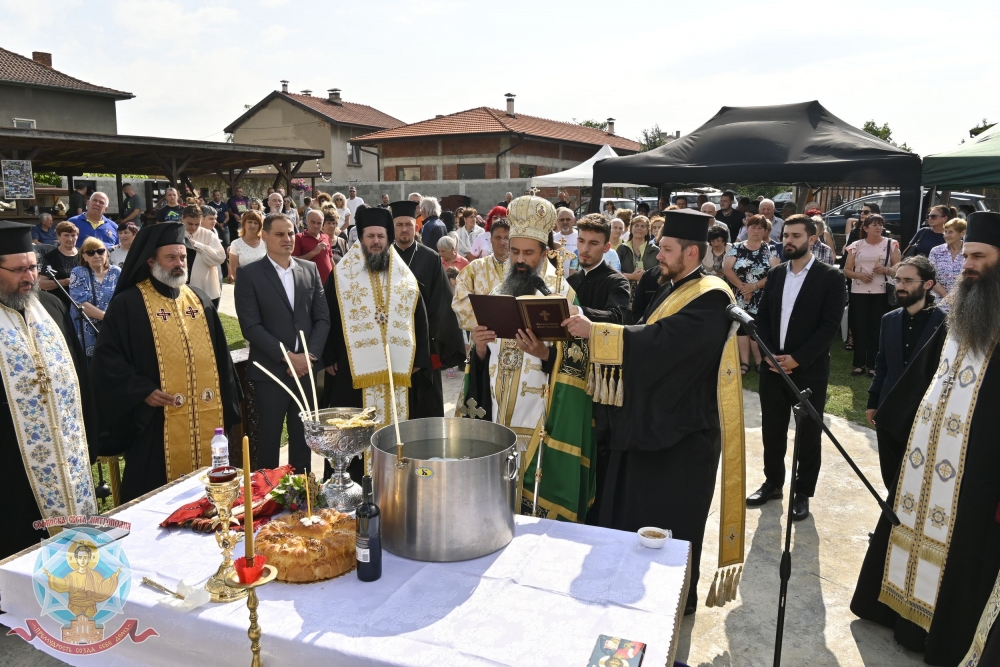 Патриарх Даниил освети параклис, посветен на Светия Дух, в гр. Нови Искър