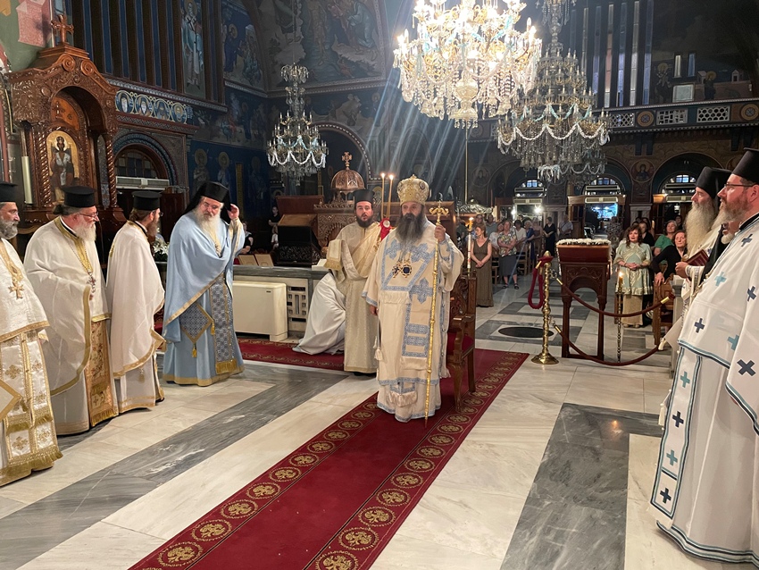 Αγρυπνία εις μνήμη των Αγίων Αποστόλων στο Μητροπολιτικό Ναό της Κορίνθου