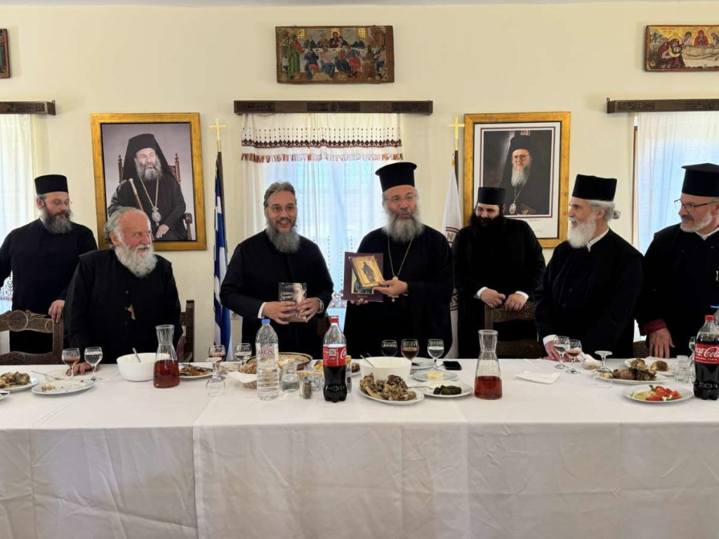 Όμιλος προσκυνητών από τη Μητρόπολη Θηβών στην Μητρόπολη Ρεθύμνης