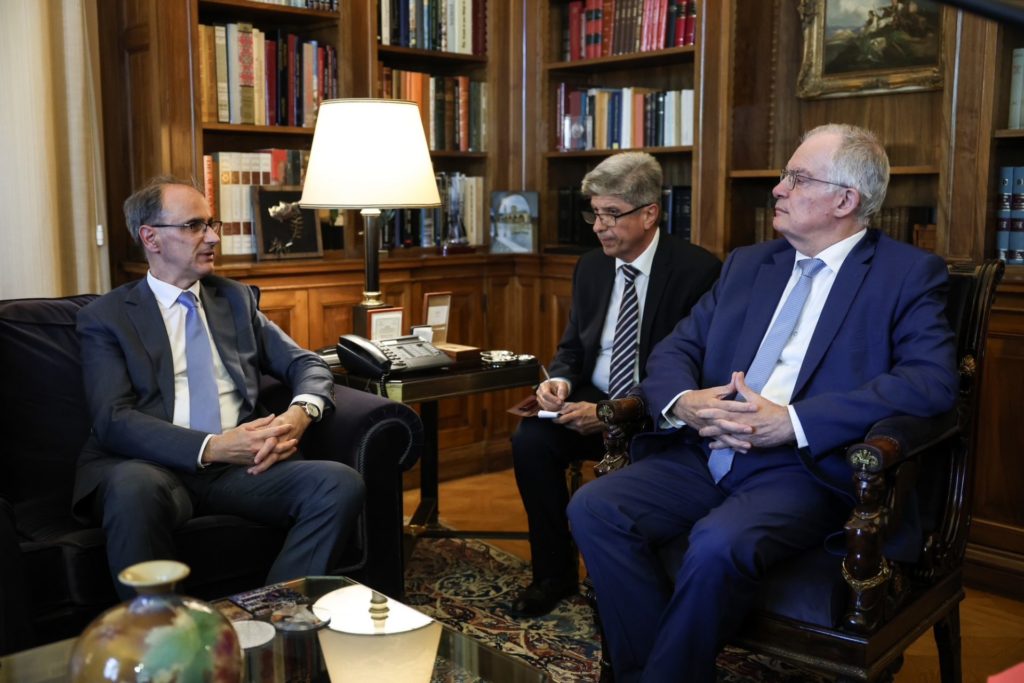 Συνάντηση ΠτΔ με Πρωθυπουργό Σερβίας – Όσα είπαν για την Μονή Σινά και την τρομοκρατική επίθεση σε Ναό στη Δαμασκό