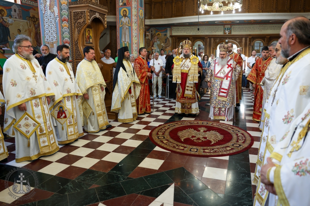 Архиерейско съслужение на храмовия празник на храм „Св. прпмчк Прокопий Варненски“ в морската столица